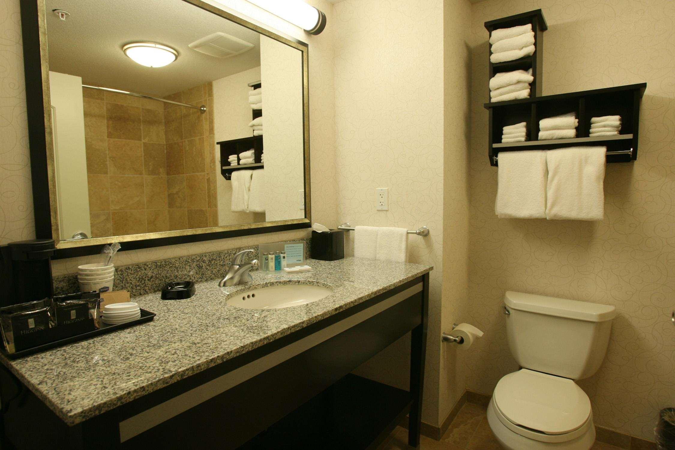 Hampton Inn & Suites Red Deer Penhold Ruang foto